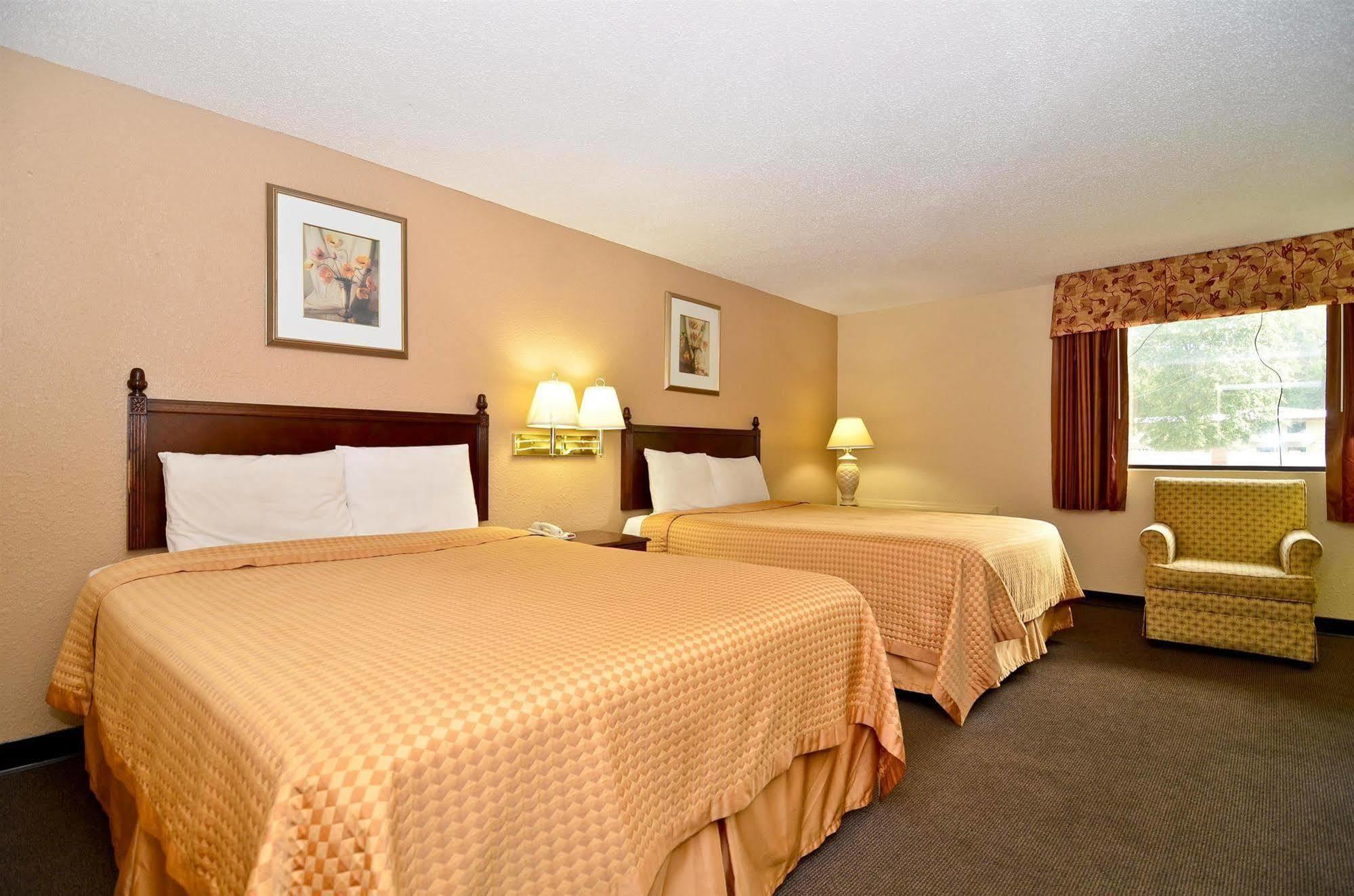 Americas Best Value Inn Smithfield Room photo